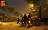 Tình huống giả định lính Cơ động đặc nhiệm truy bắt, khống chế đối tượng có vũ khí trong đêm